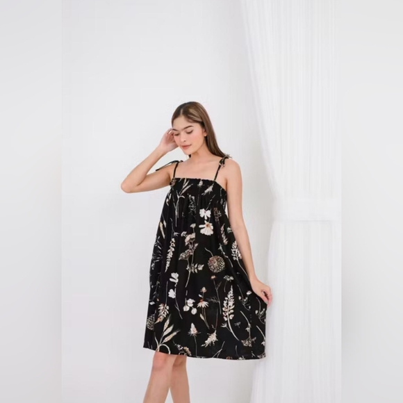 Floral Sleeveless Dress - Picture 1 of 3